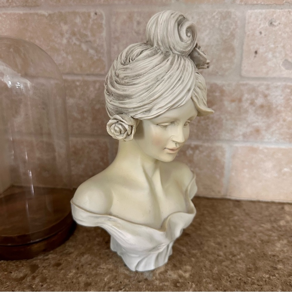 Vintage Lady/Woman Bust Sculpture Statue Figurine Resin Home Decor Art 9” - Picture 10 of 16